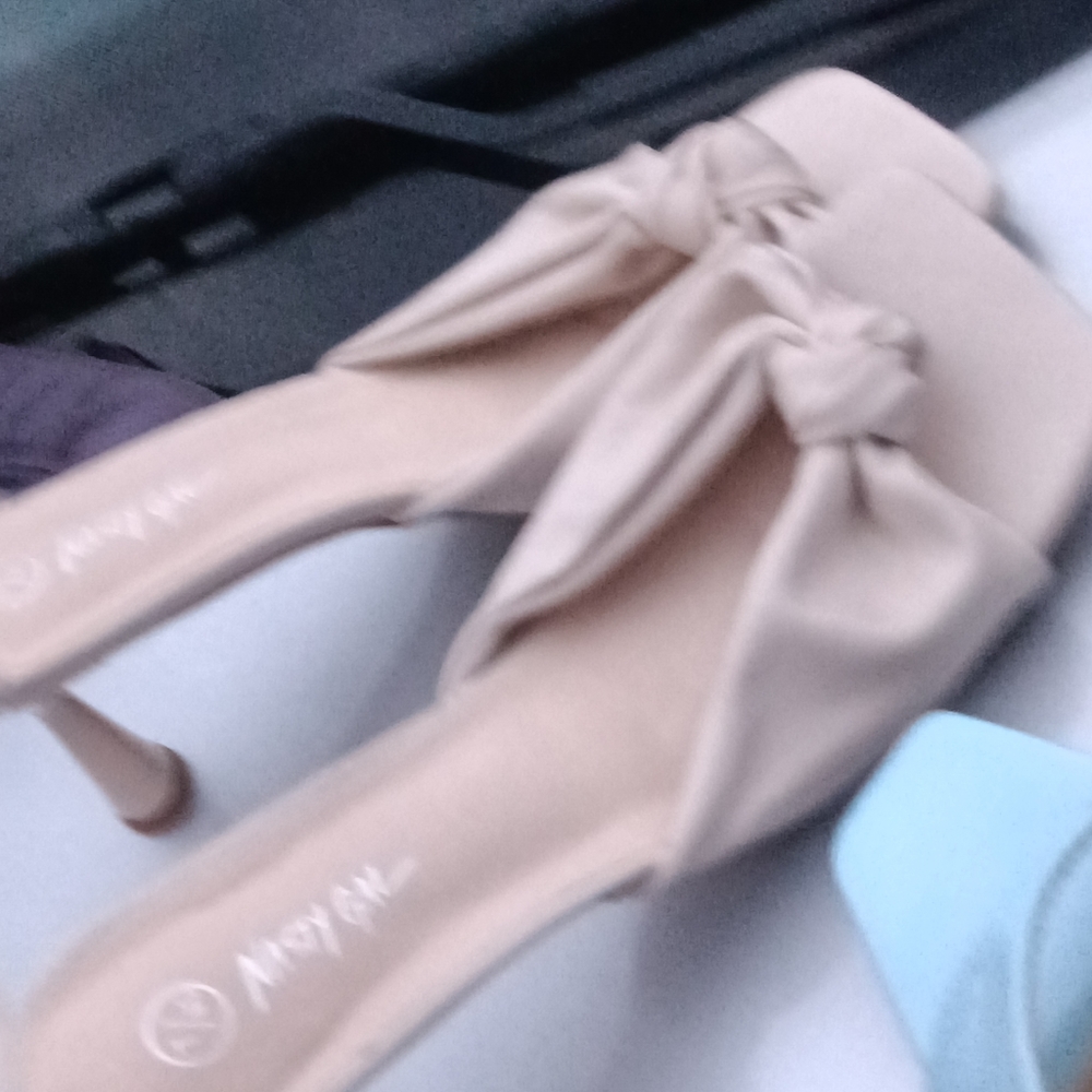 Sandals use in good condition